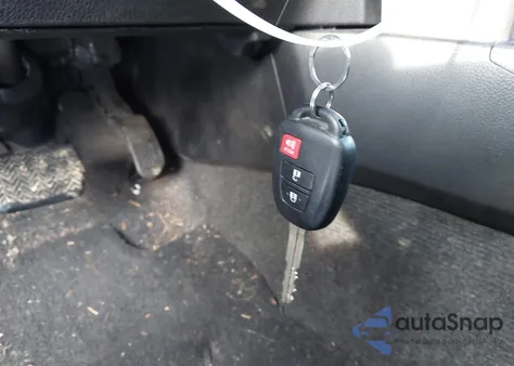 2015 Toyota Rav4 Xle z USA, uszkodzony, nr VIN 2T3RFREV3FW347048